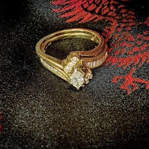 Wedding ring set, size 5-6 , 14k yellow gold , 6 rounds multiple baguette